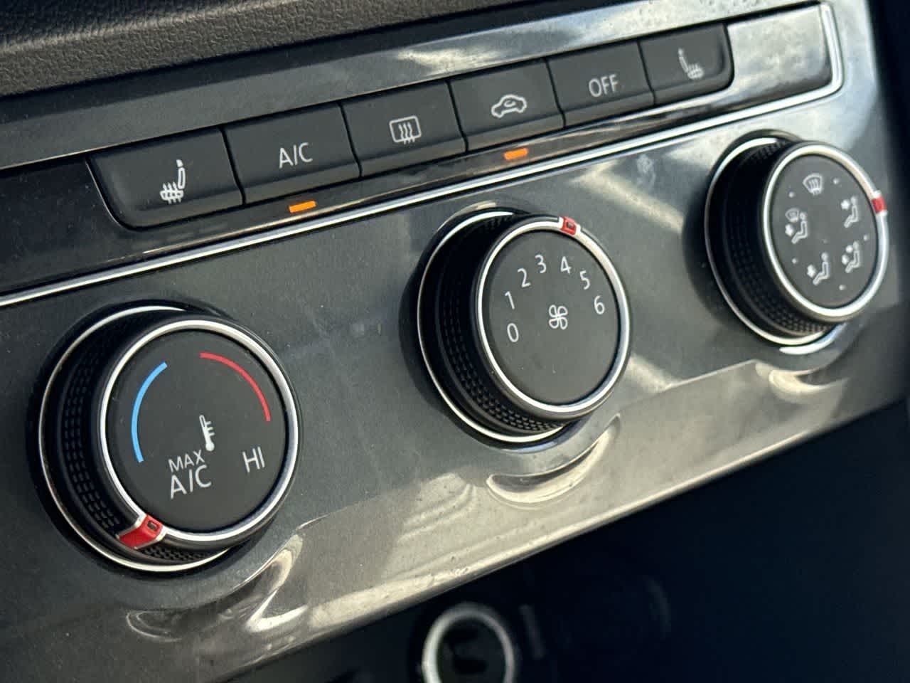 Thumbnail: 2023 Volkswagen Tiguan - 20