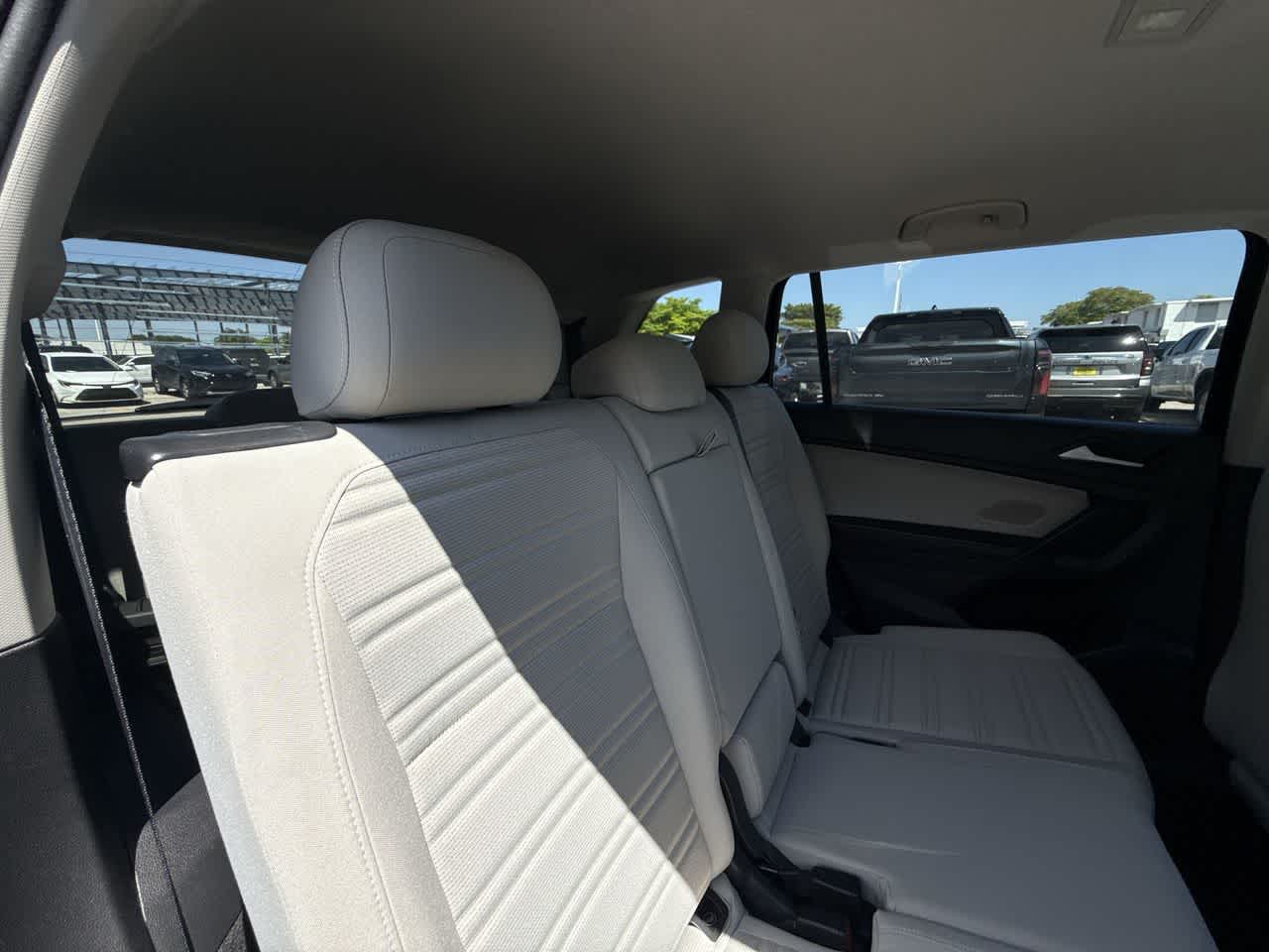 Thumbnail: 2023 Volkswagen Tiguan - 26