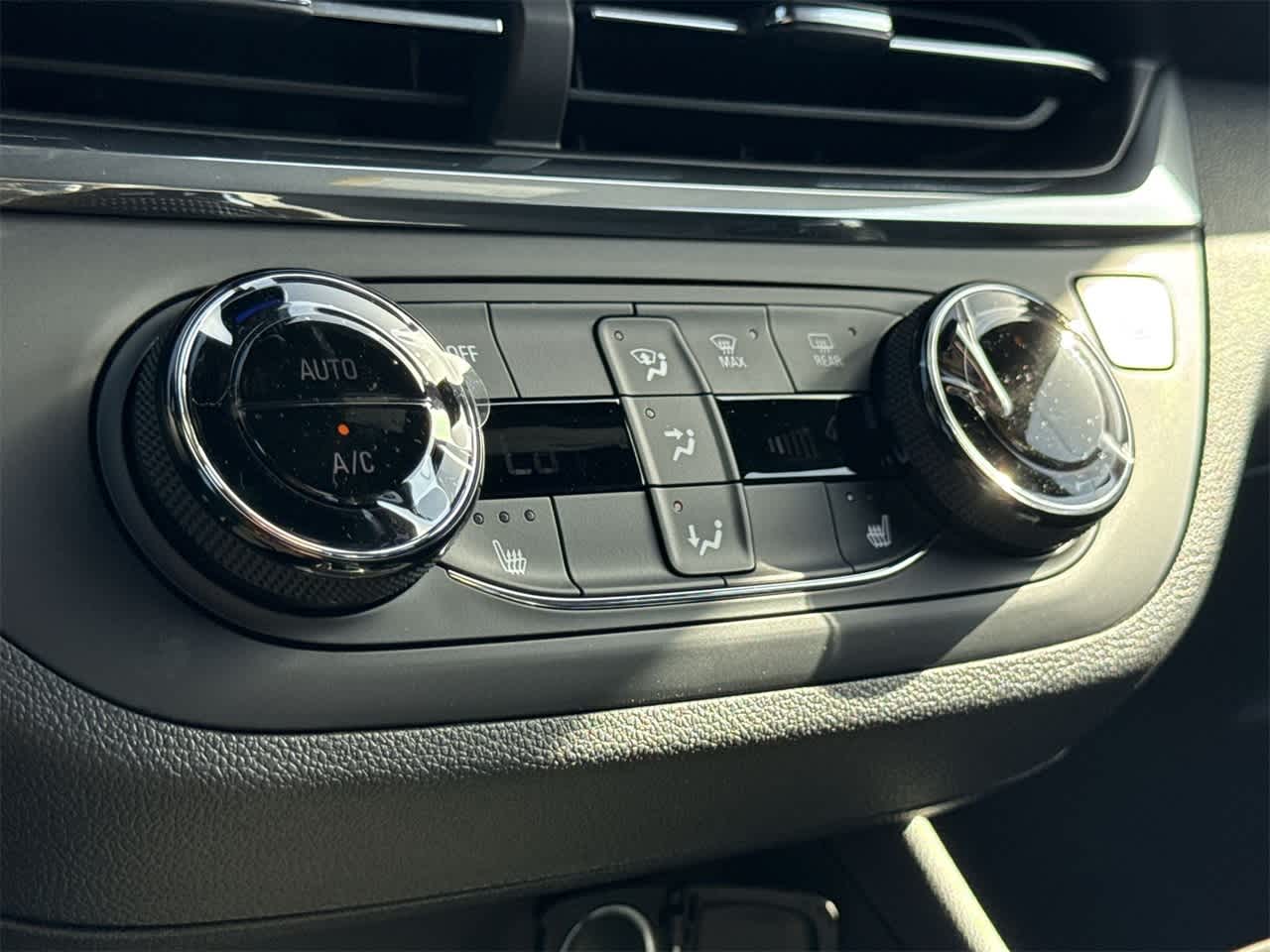 Thumbnail: 2025 Buick Envista - 20