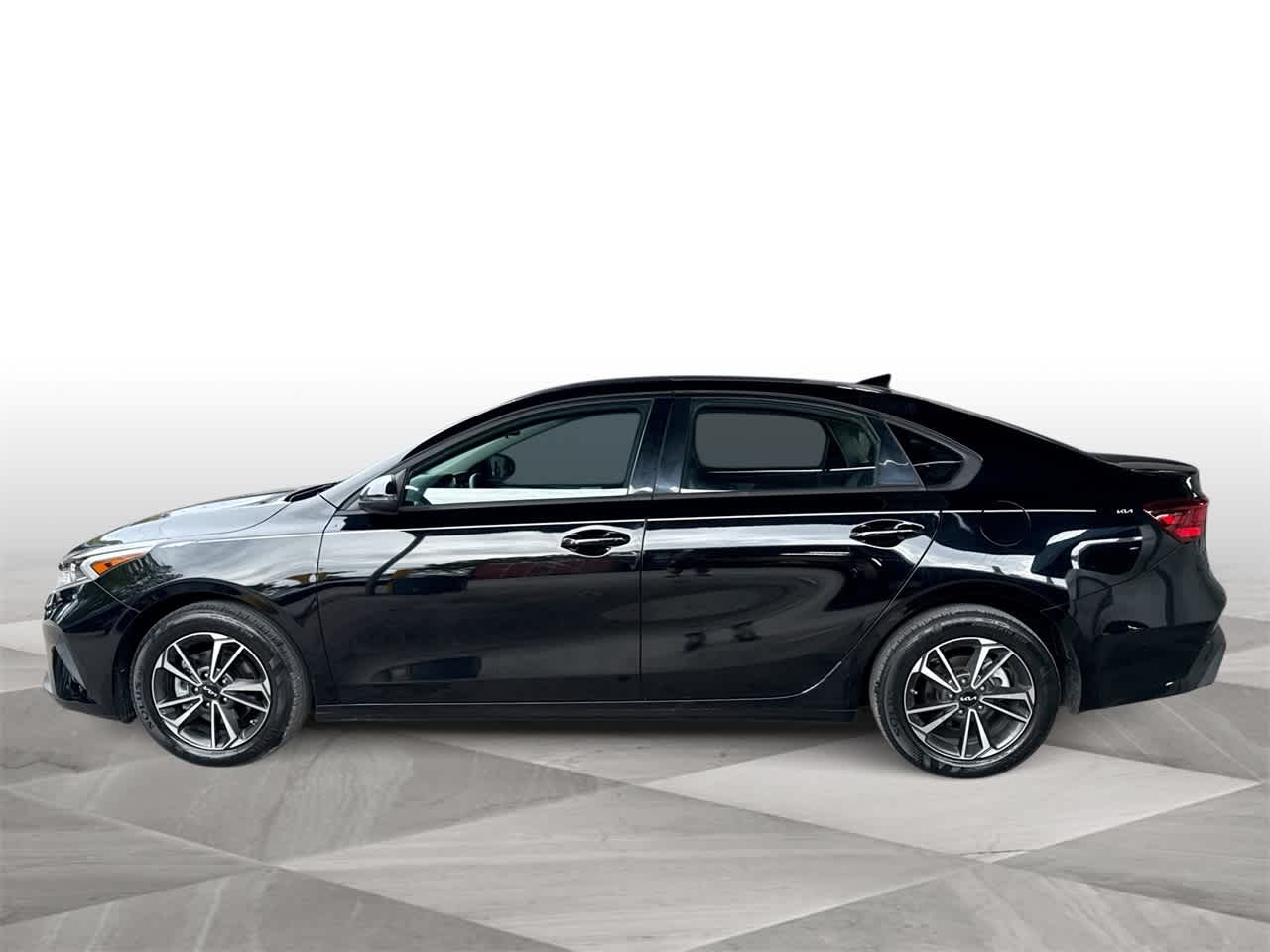Thumbnail: 2023 Kia Forte - 5