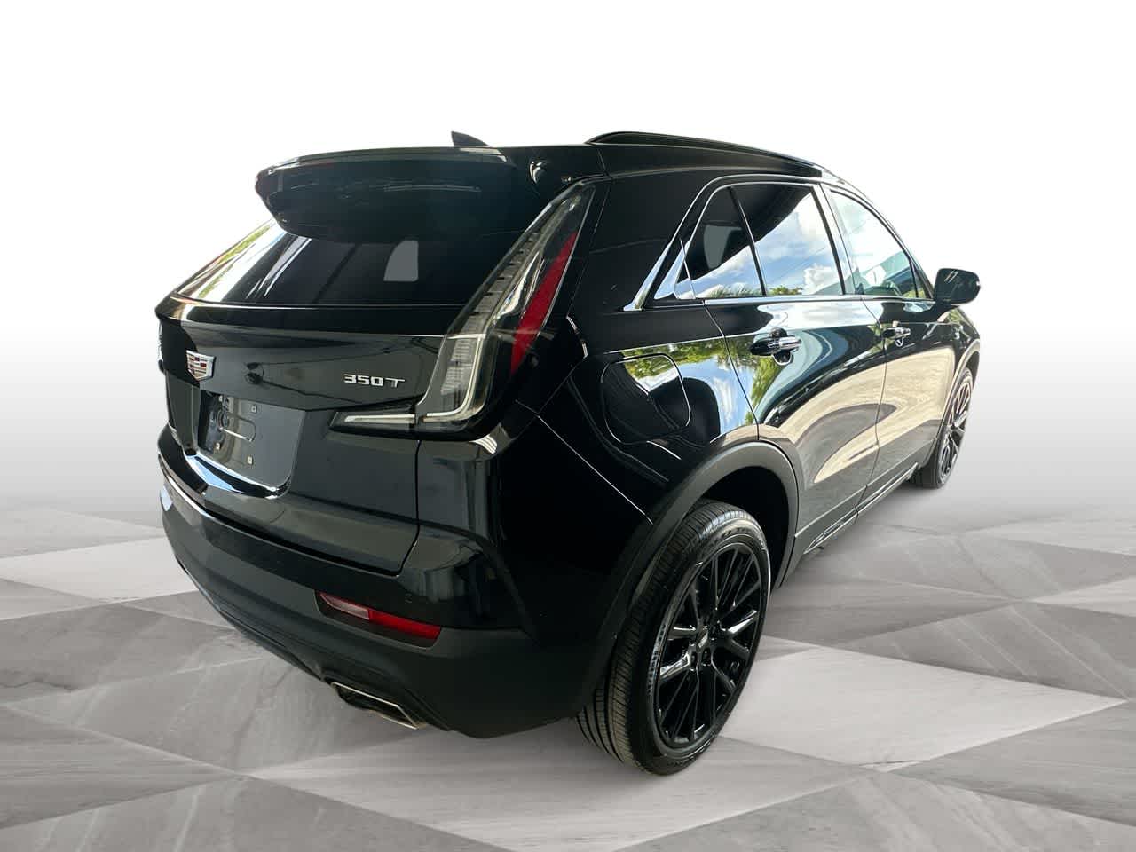 Thumbnail: 2023 Cadillac XT4 - 8