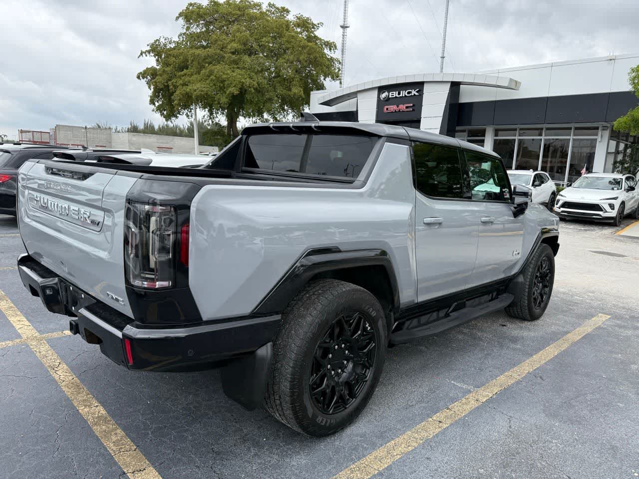 Thumbnail: 2025 GMC Hummer EV - 4