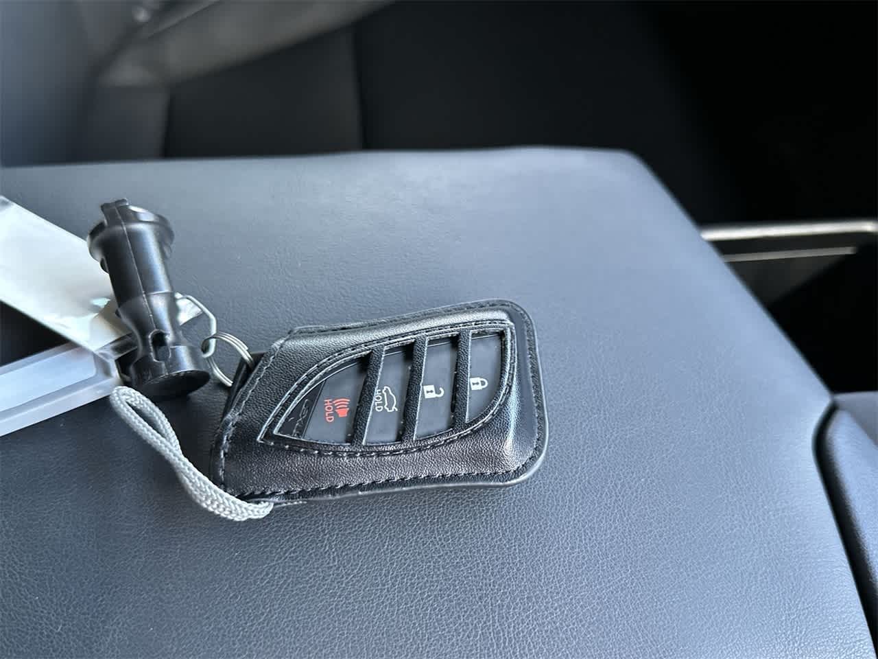 Thumbnail: 2022 Lexus ES - 28