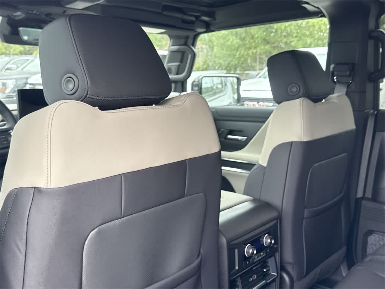 Thumbnail: 2026 GMC Hummer EV - 23