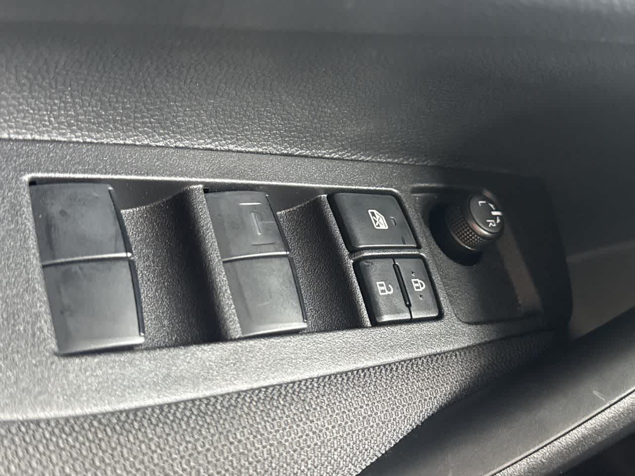 Thumbnail: 2025 Toyota Corolla - 17