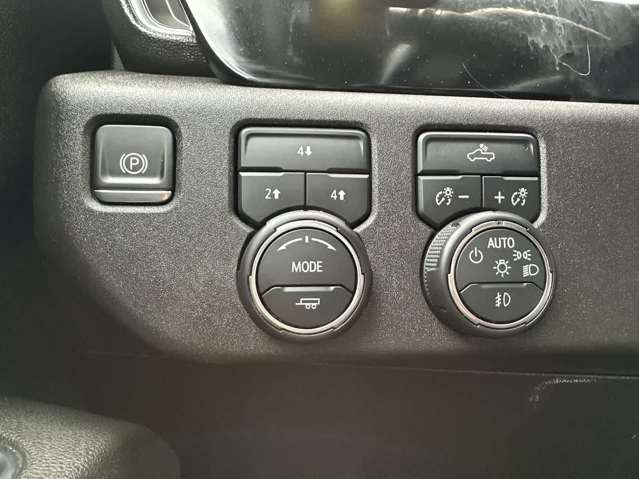 Thumbnail: 2025 Chevrolet Silverado 2500 - 17