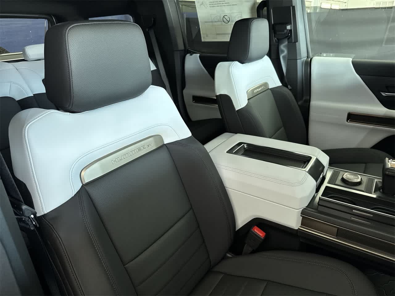 Thumbnail: 2025 GMC Hummer EV - 27