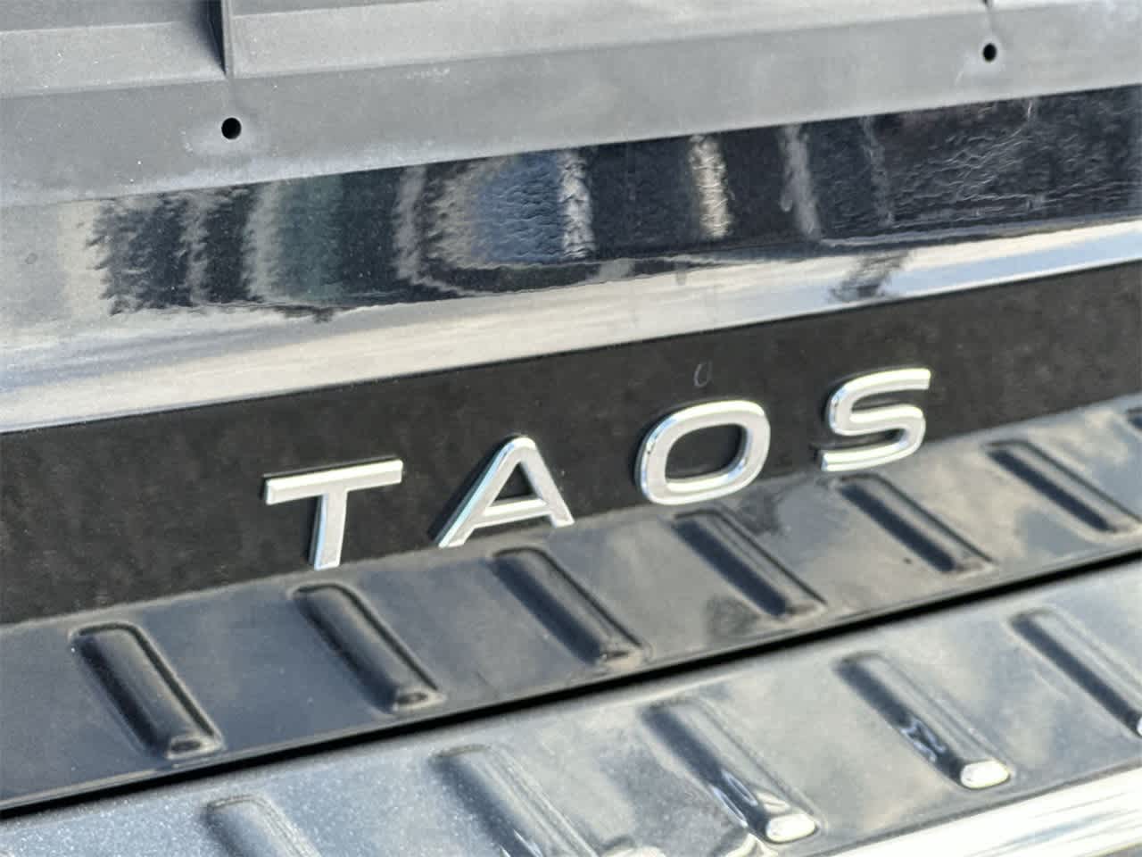 Thumbnail: 2022 Volkswagen Taos - 10