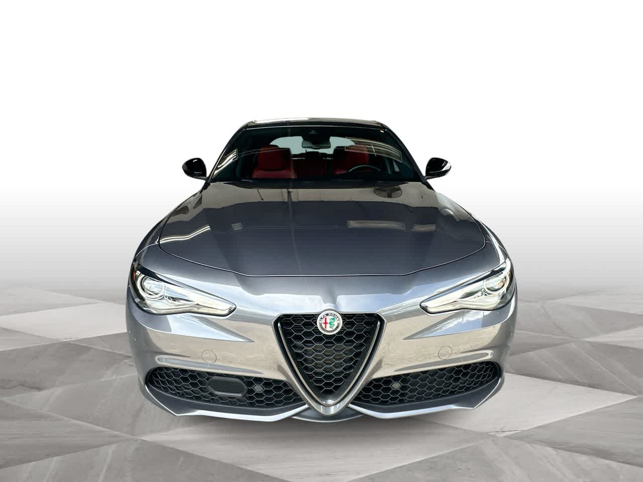 Thumbnail: 2022 Alfa Romeo Giulia - 3