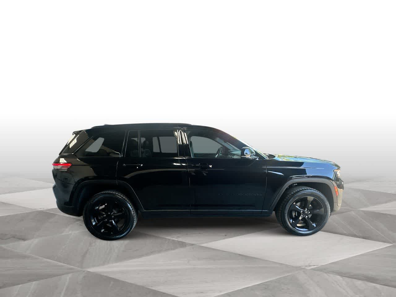 Thumbnail: 2023 Jeep Grand Cherokee - 9