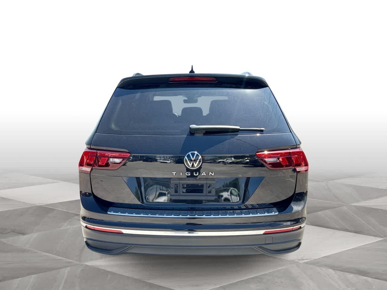 Thumbnail: 2023 Volkswagen Tiguan - 7