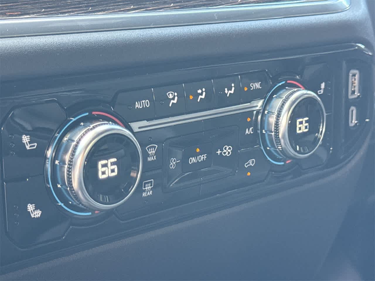 Thumbnail: 2026 GMC Sierra 1500 - 20