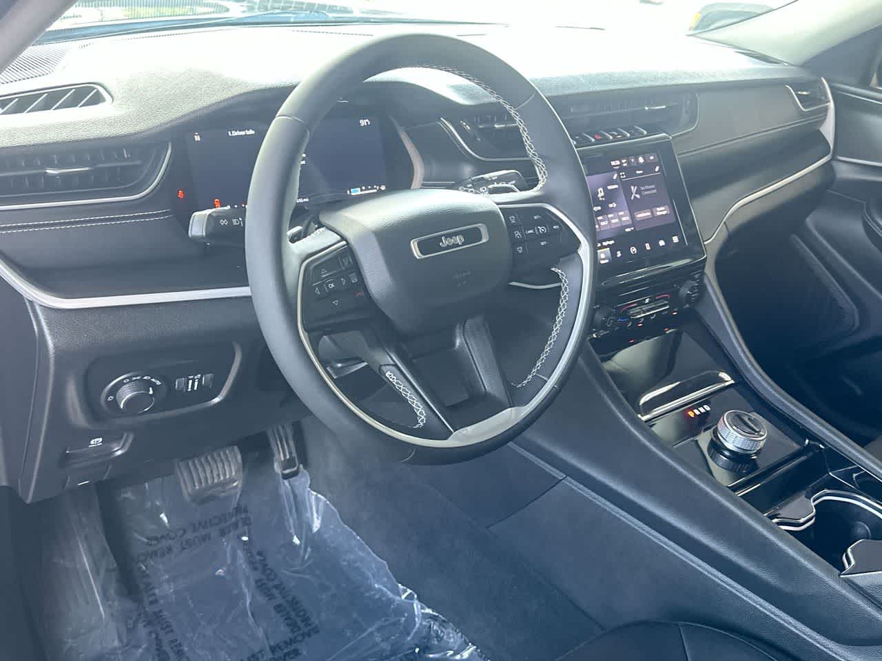 Thumbnail: 2023 Jeep Grand Cherokee - 13
