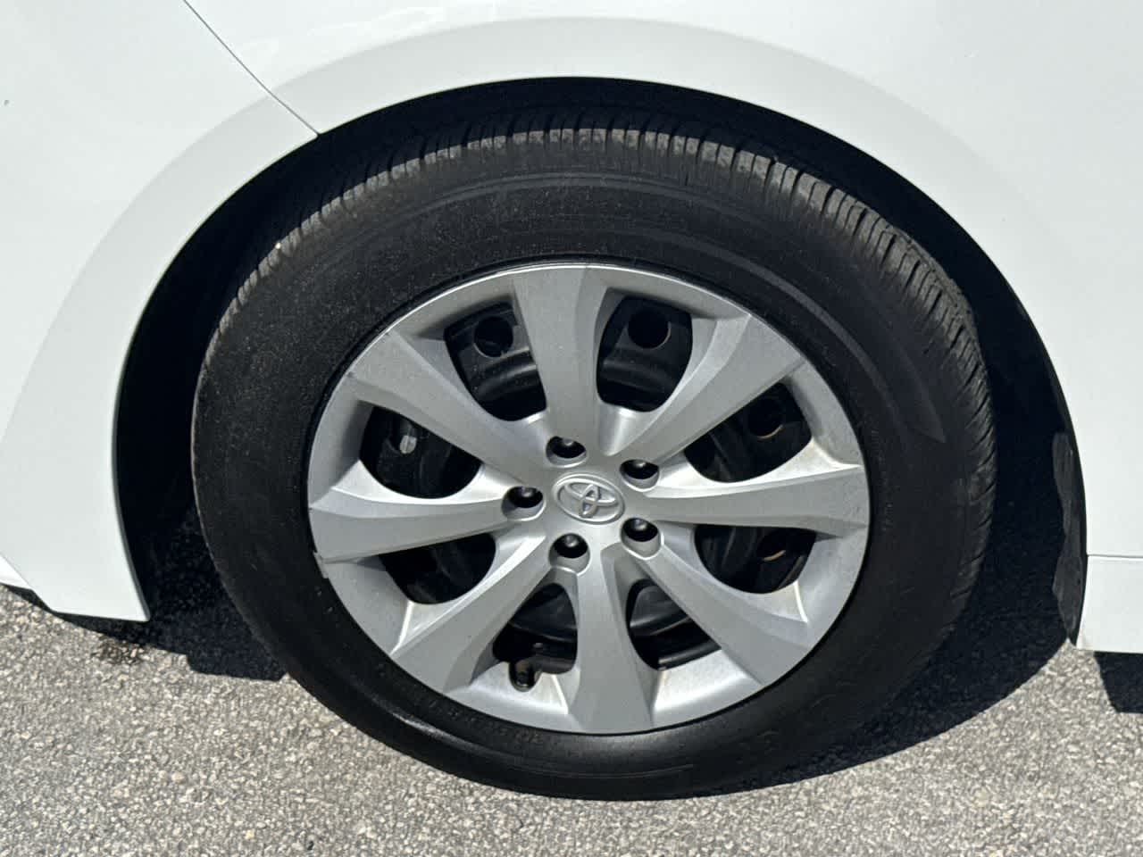 Thumbnail: 2024 Toyota Corolla - 11