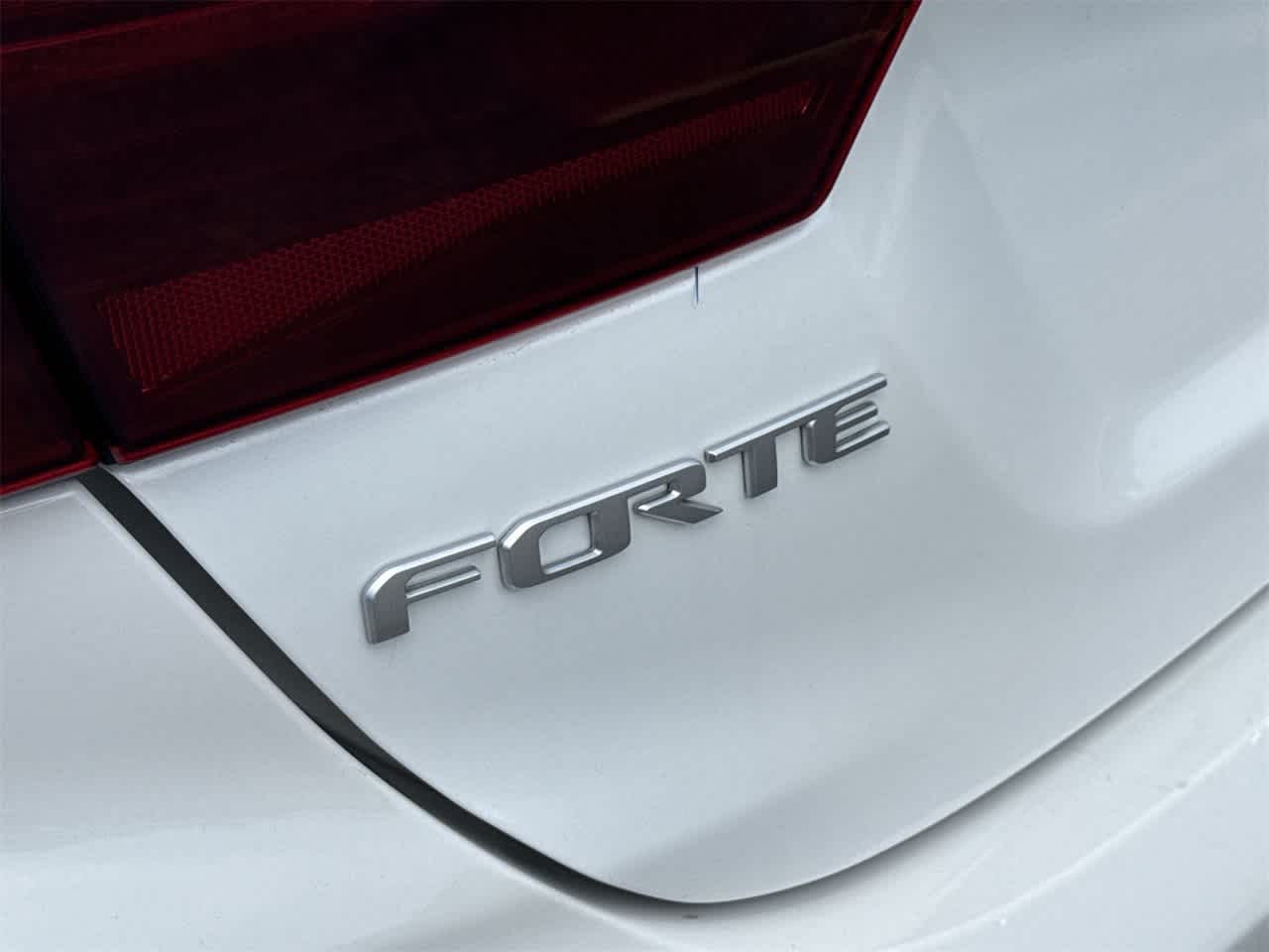 Thumbnail: 2024 Kia Forte - 10