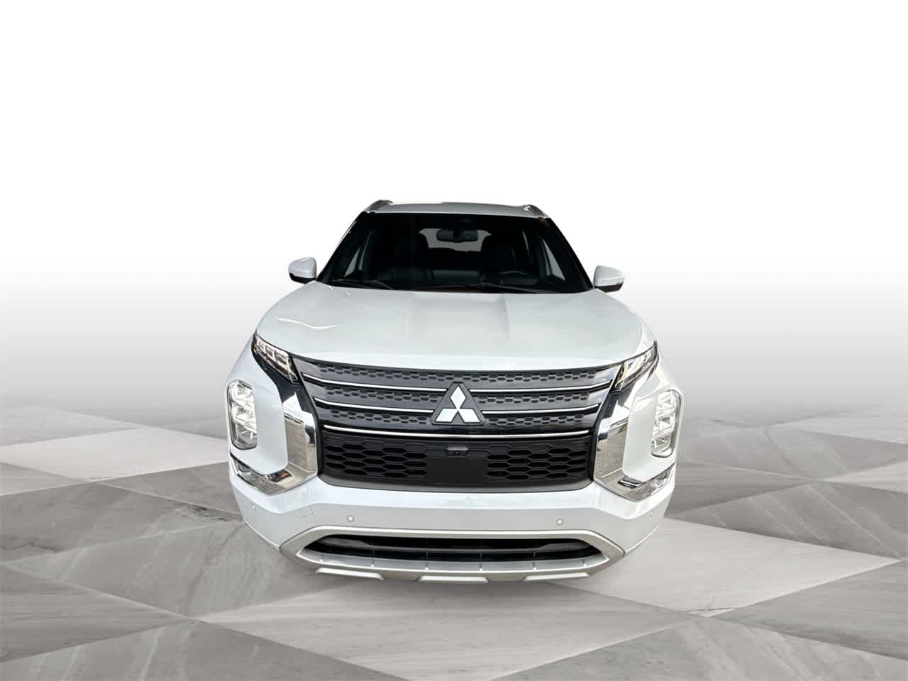 Thumbnail: 2022 Mitsubishi Outlander - 3