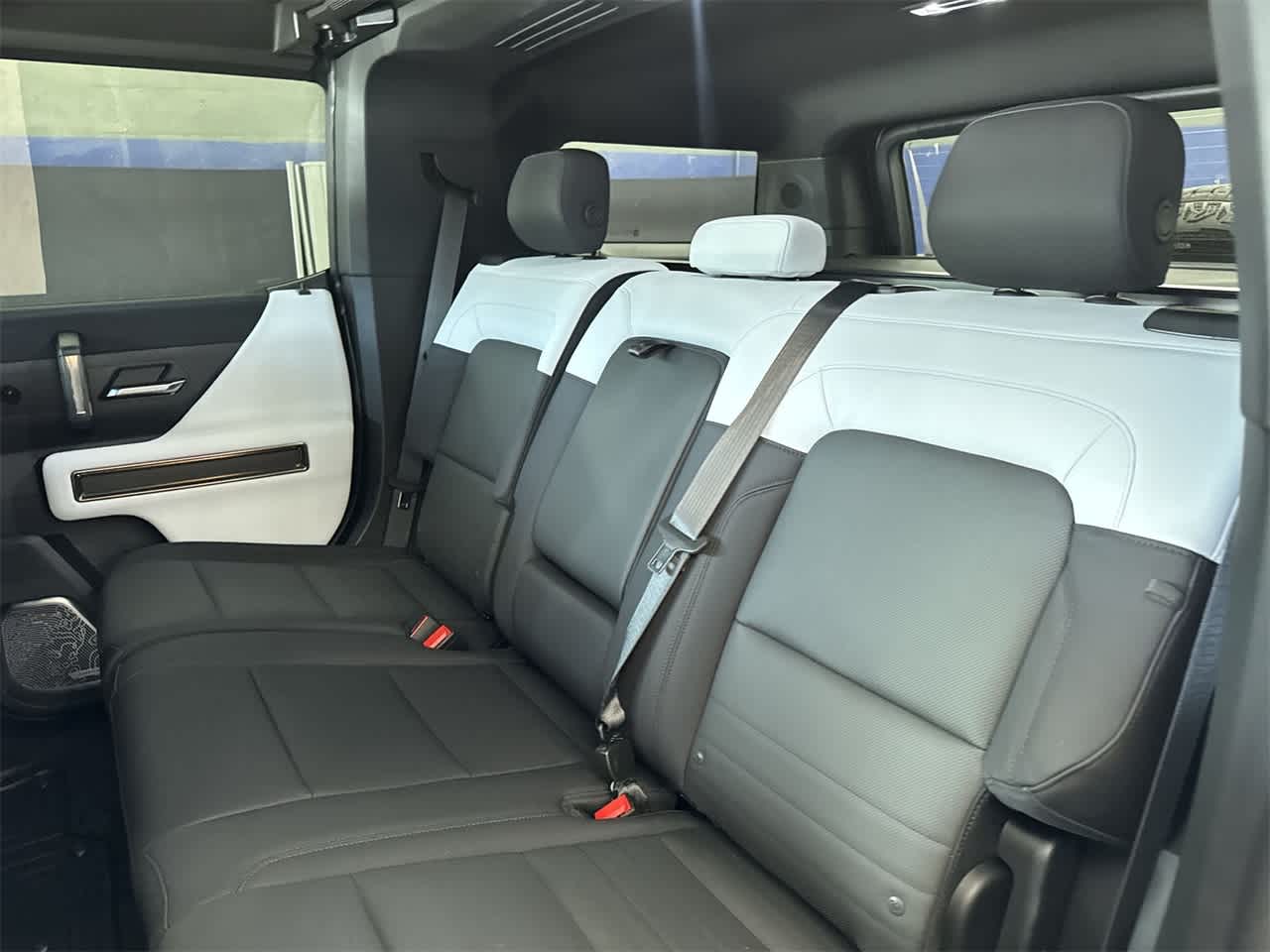 Thumbnail: 2025 GMC Hummer EV - 22