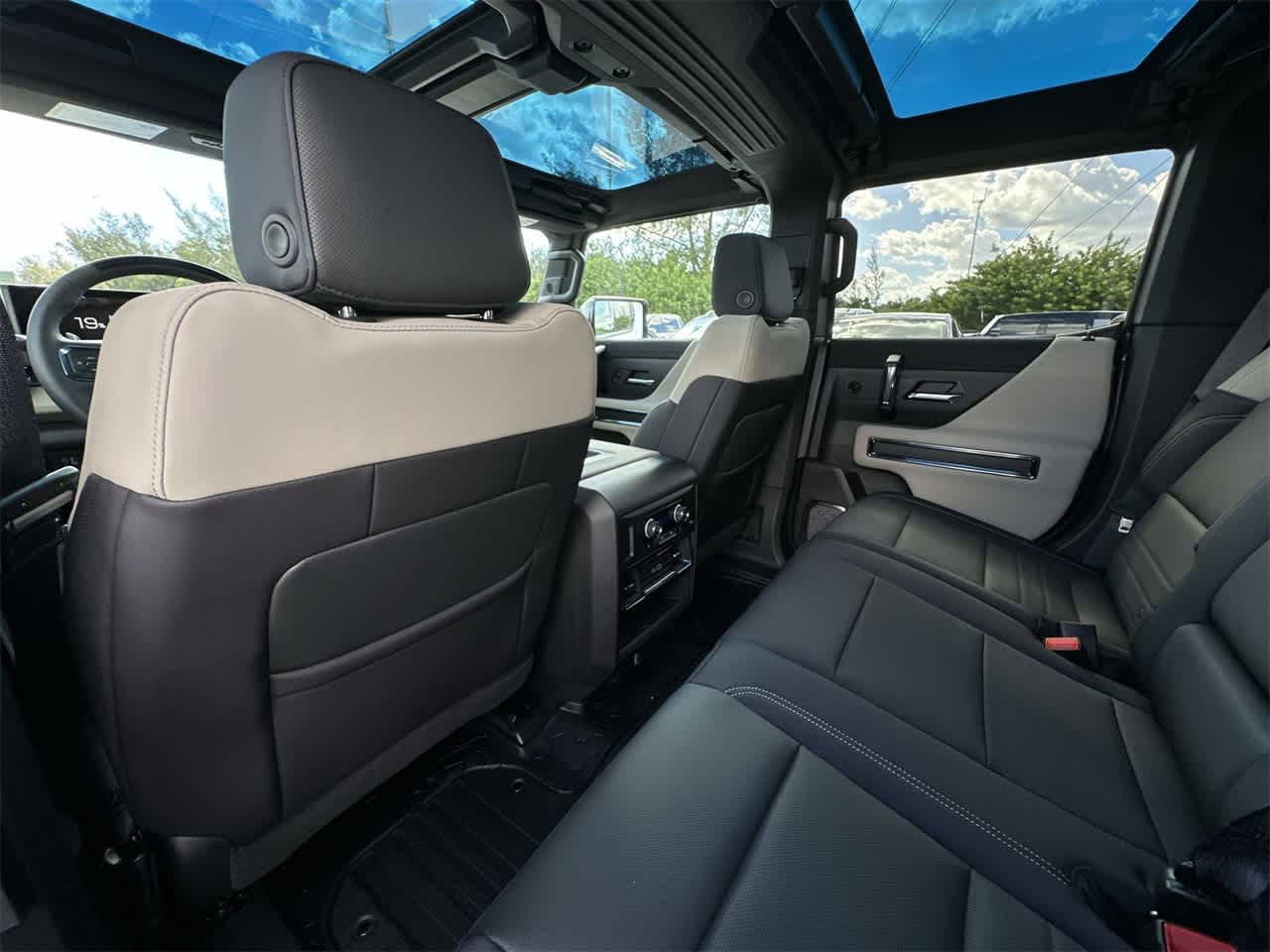 Thumbnail: 2026 GMC Hummer EV - 23