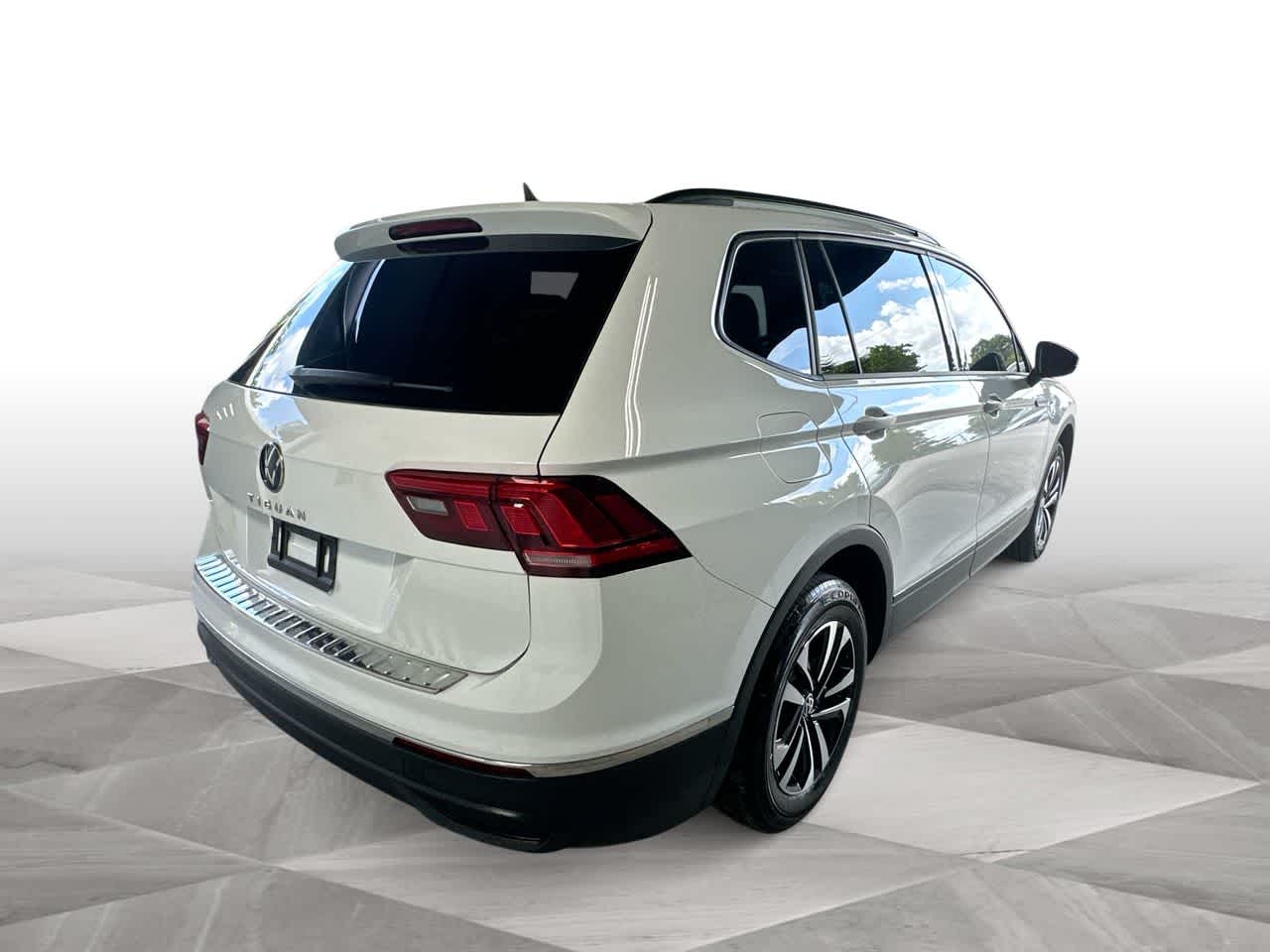 Thumbnail: 2024 Volkswagen Tiguan - 8