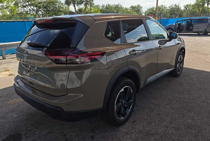 Thumbnail: 2025 Nissan Rogue - 3