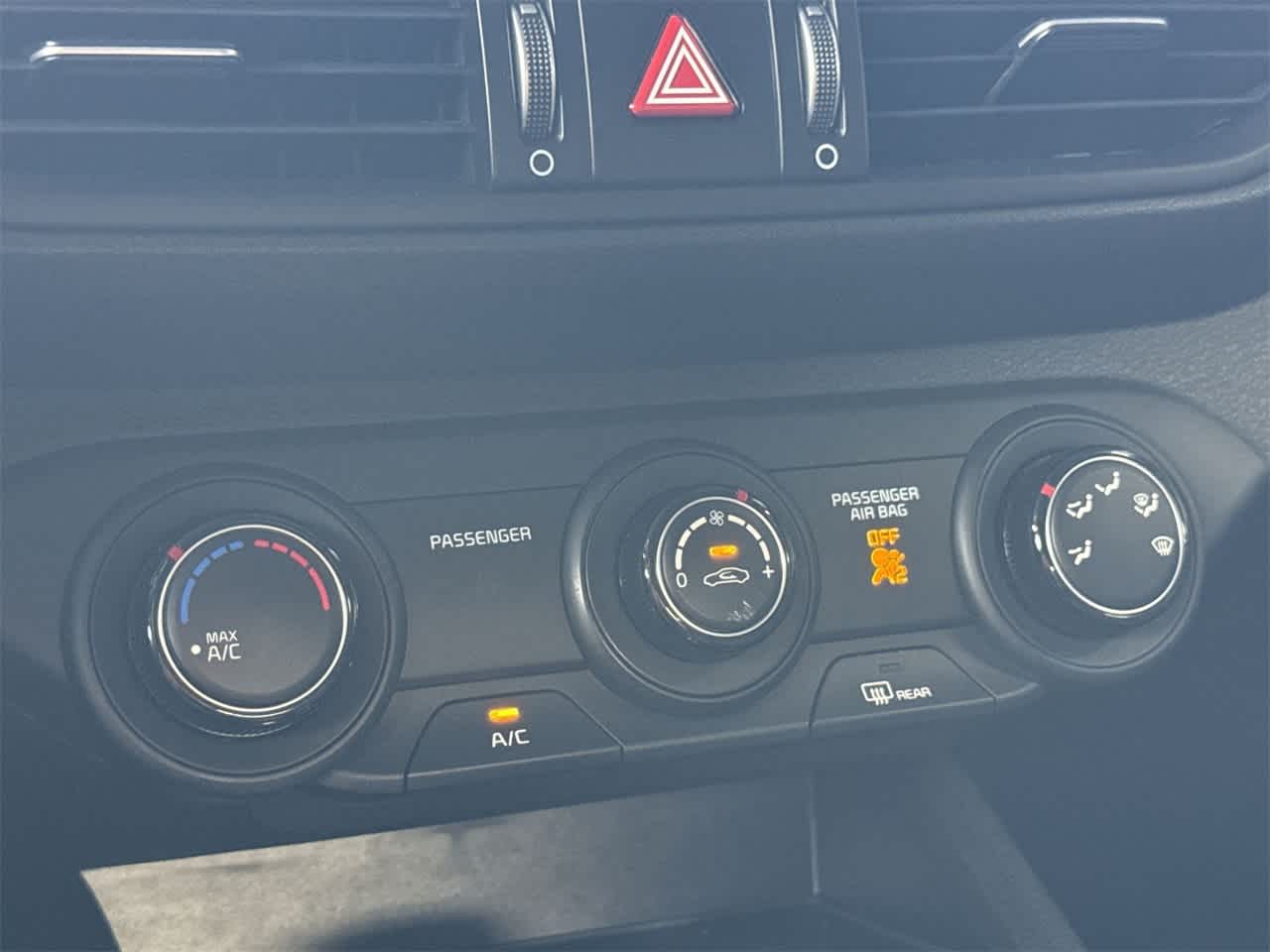 Thumbnail: 2023 Kia Forte - 20