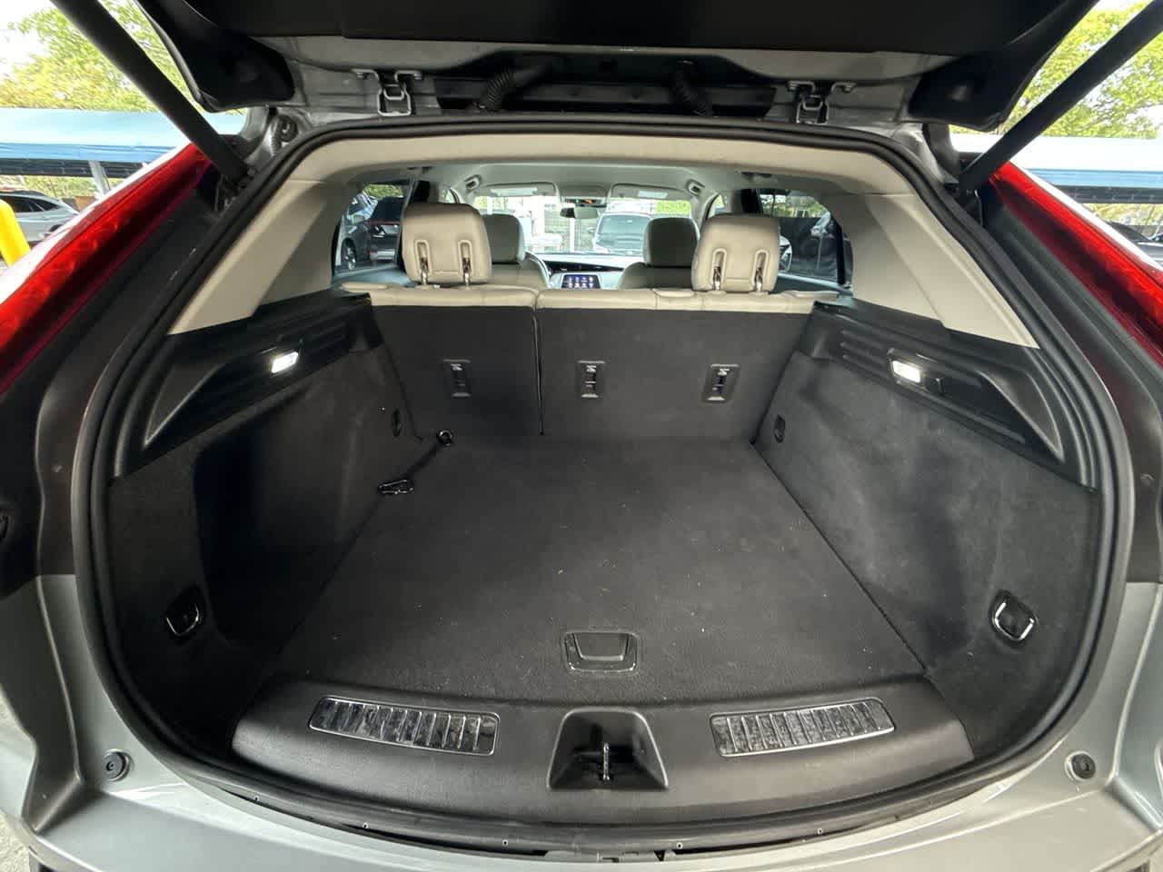 Thumbnail: 2023 Cadillac XT4 - 25