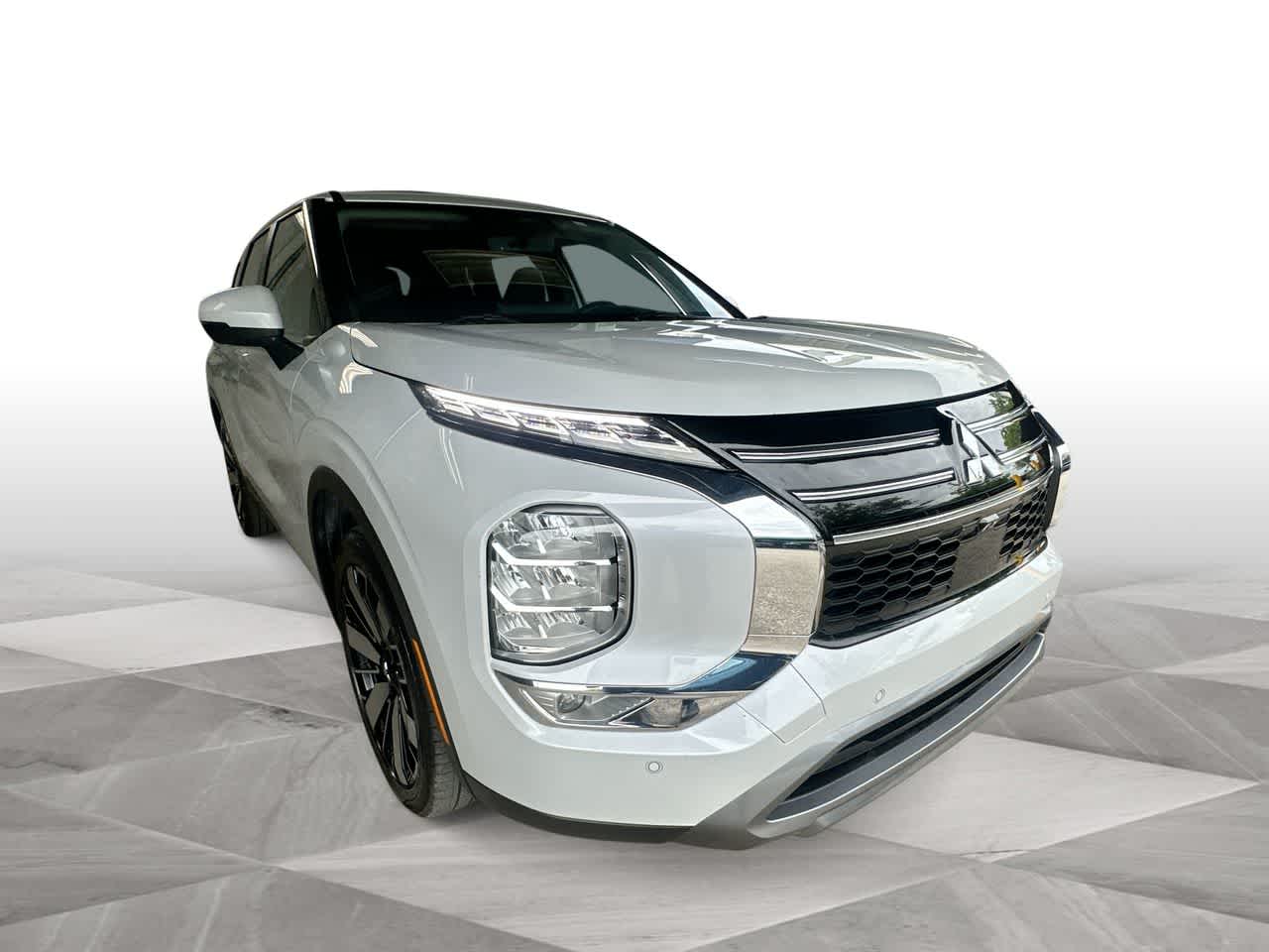 Thumbnail: 2025 Mitsubishi Outlander - 2