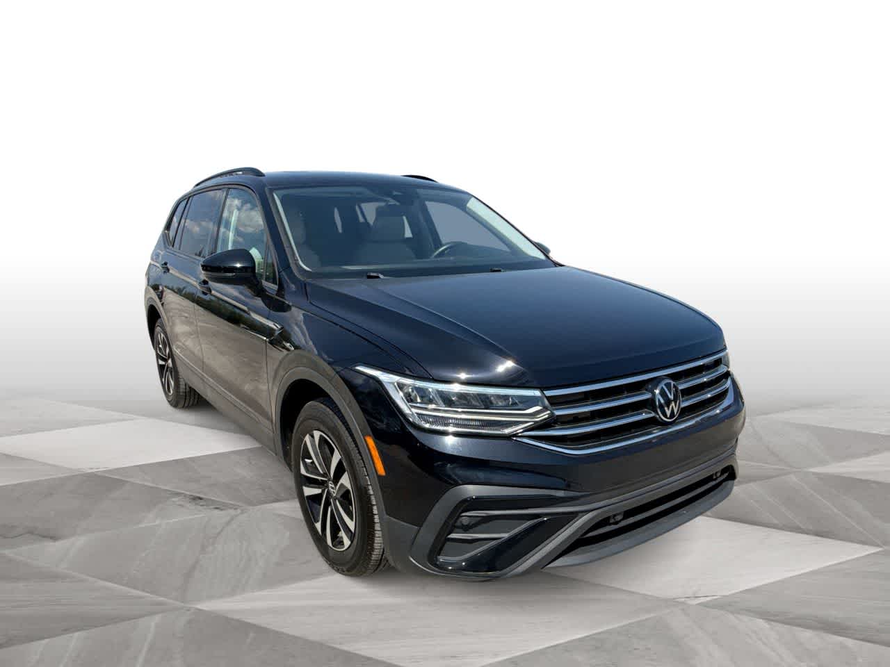 Thumbnail: 2023 Volkswagen Tiguan - 2