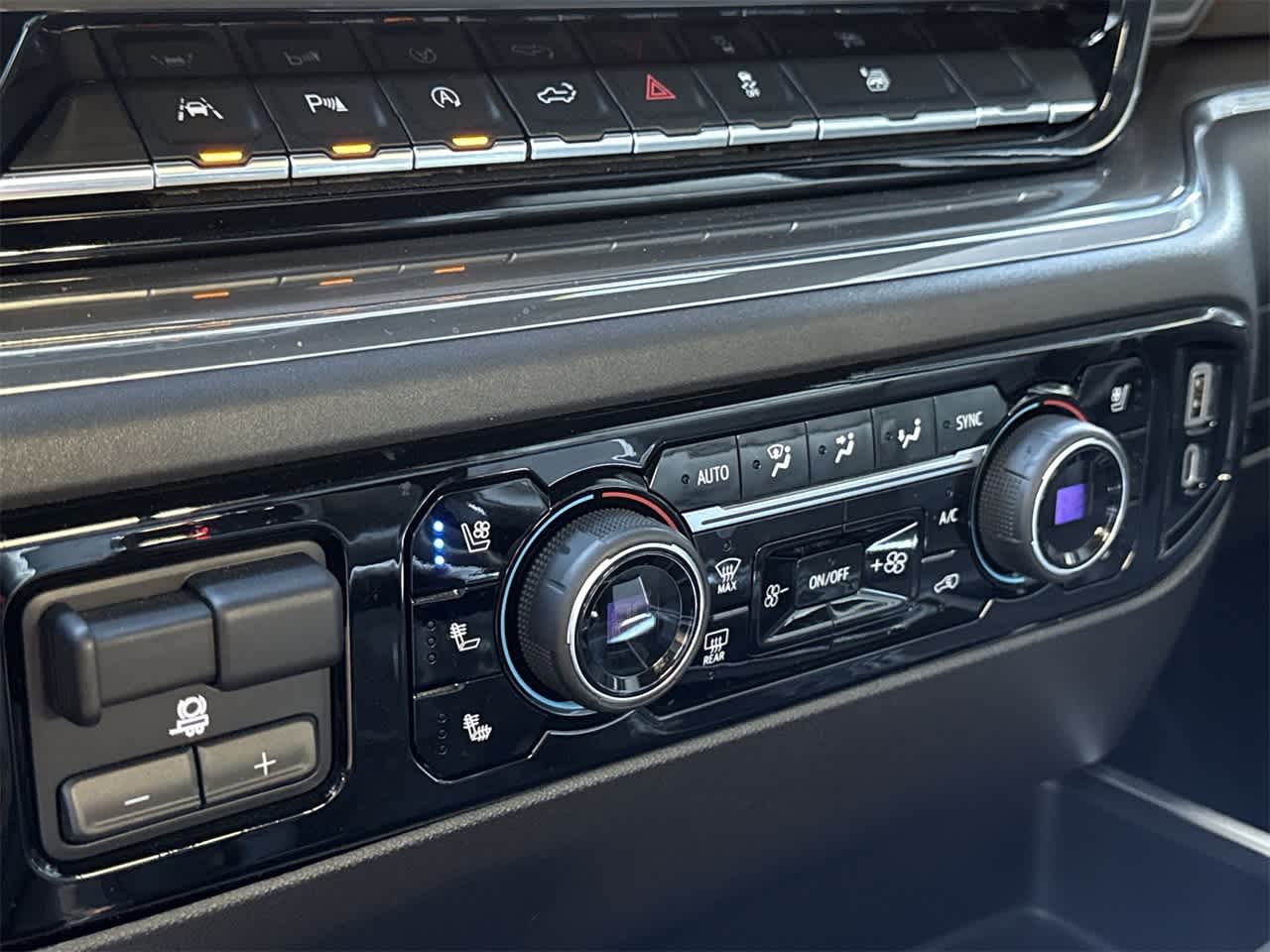 Thumbnail: 2023 Chevrolet Silverado 1500 - 20