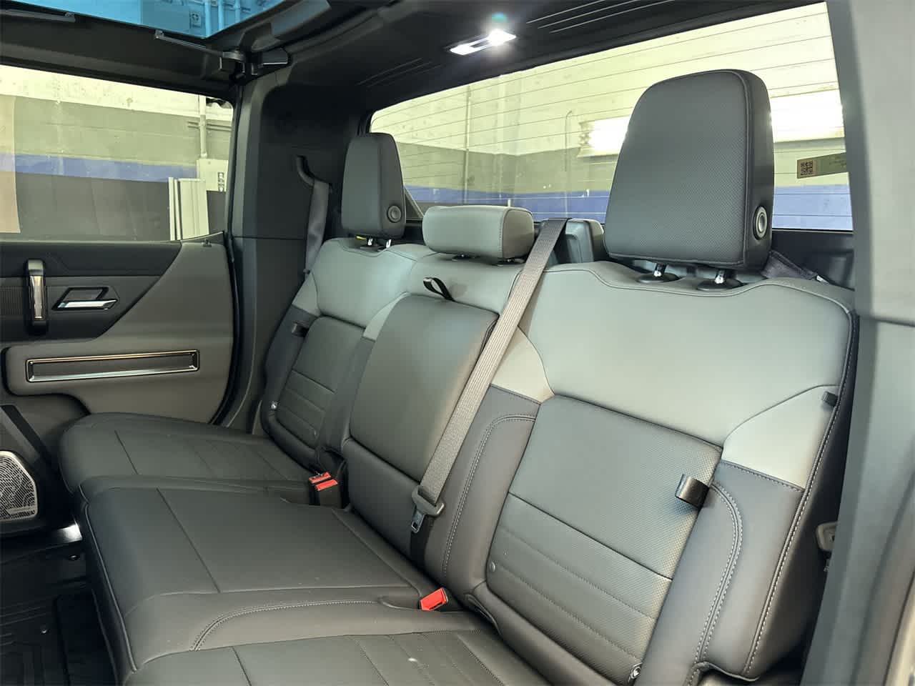 Thumbnail: 2025 GMC Hummer EV - 22