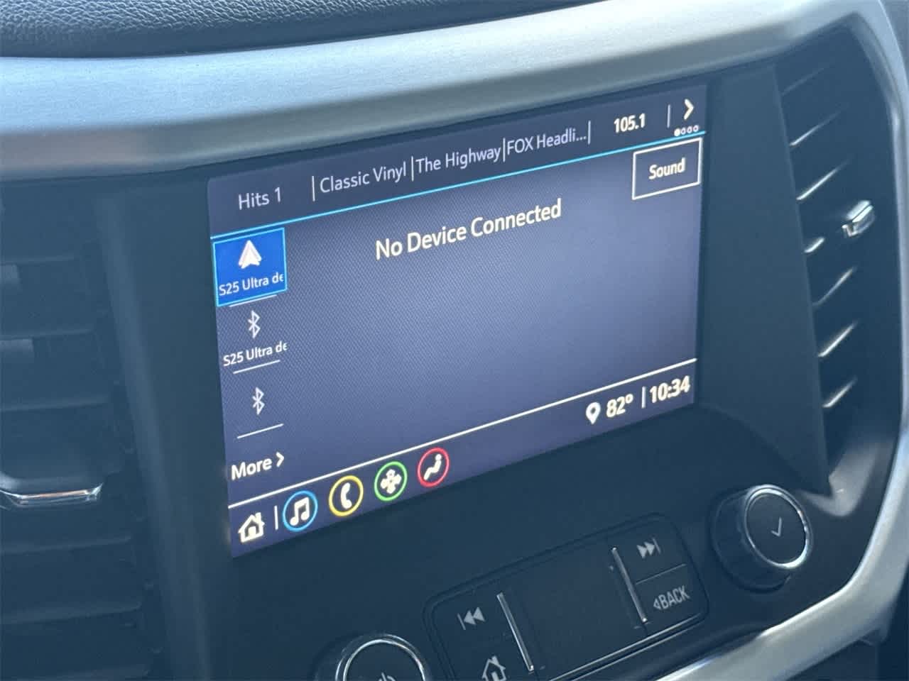 Thumbnail: 2022 GMC Acadia - 18