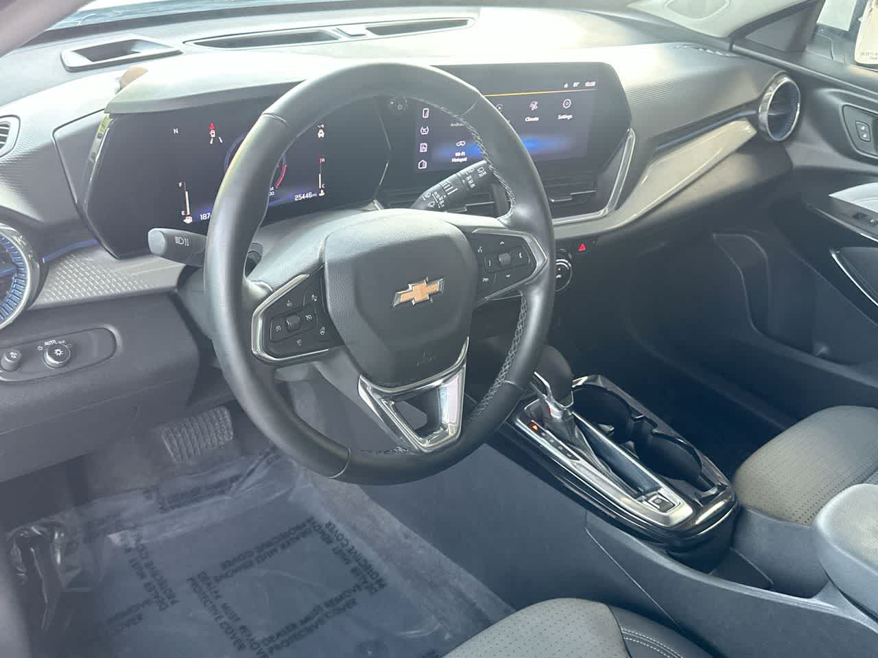 Thumbnail: 2025 Chevrolet Trax - 13