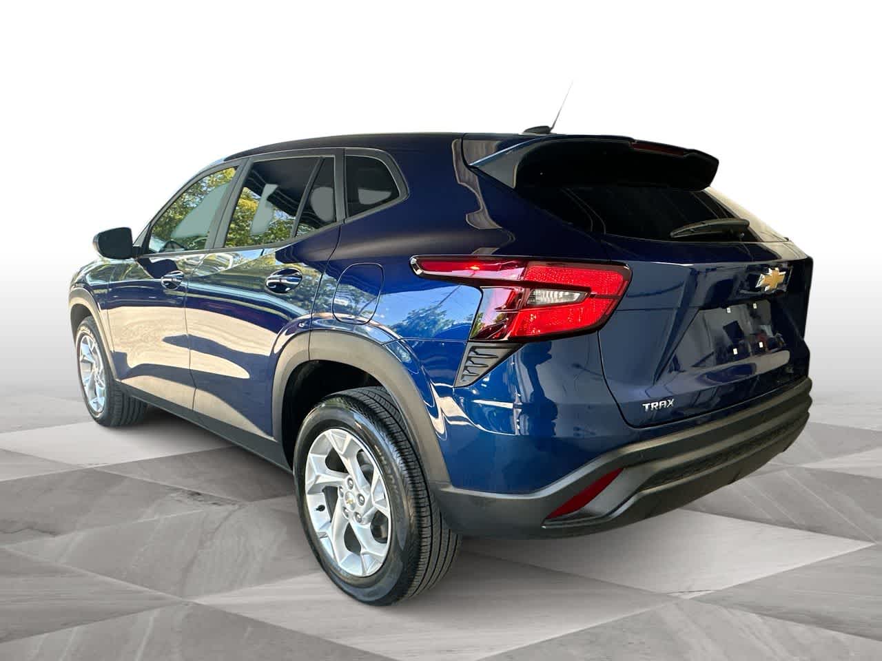Thumbnail: 2024 Chevrolet Trax - 6