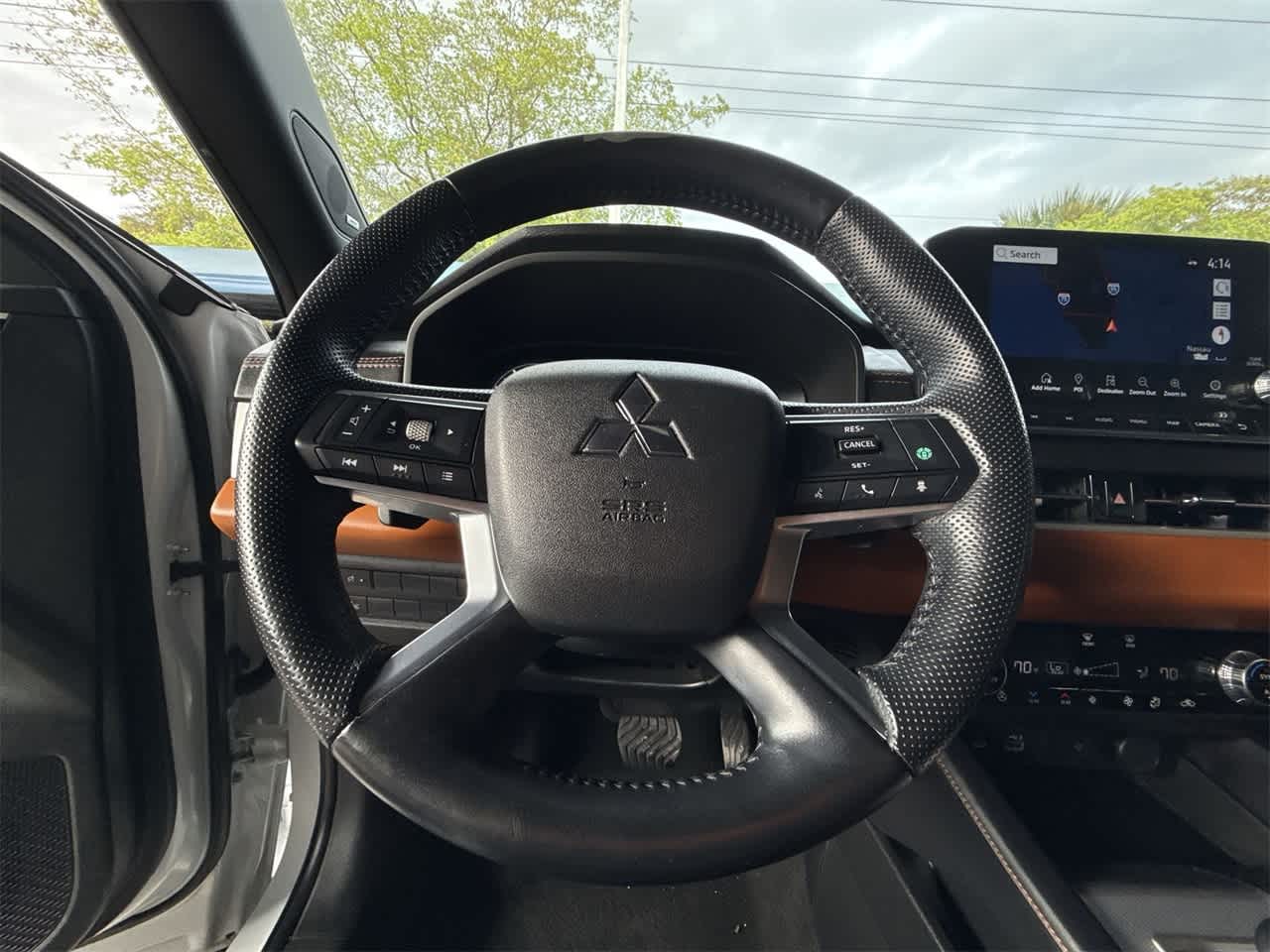 Thumbnail: 2022 Mitsubishi Outlander - 15