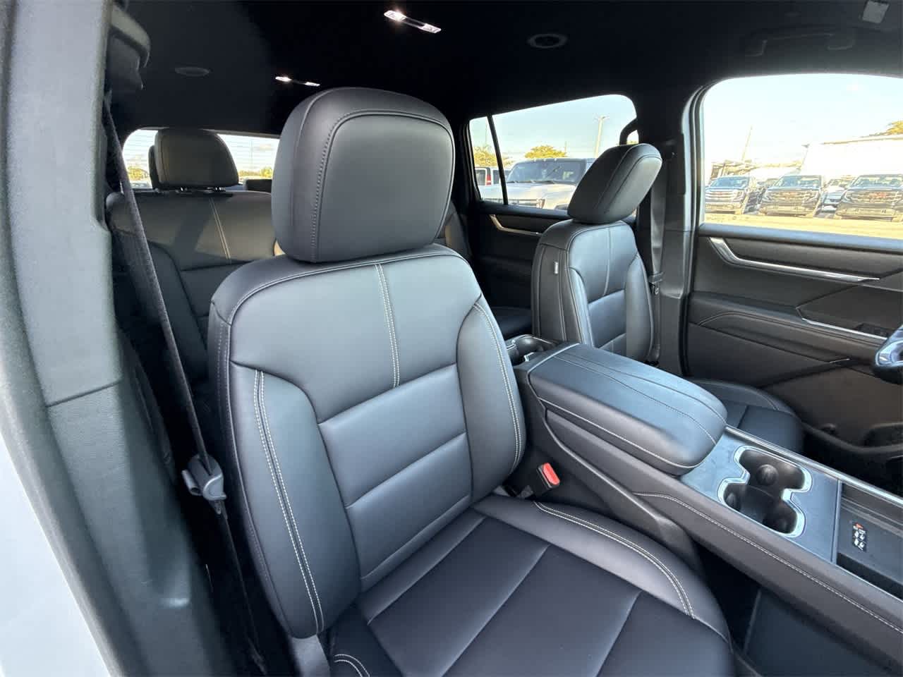 Thumbnail: 2024 GMC Acadia - 27