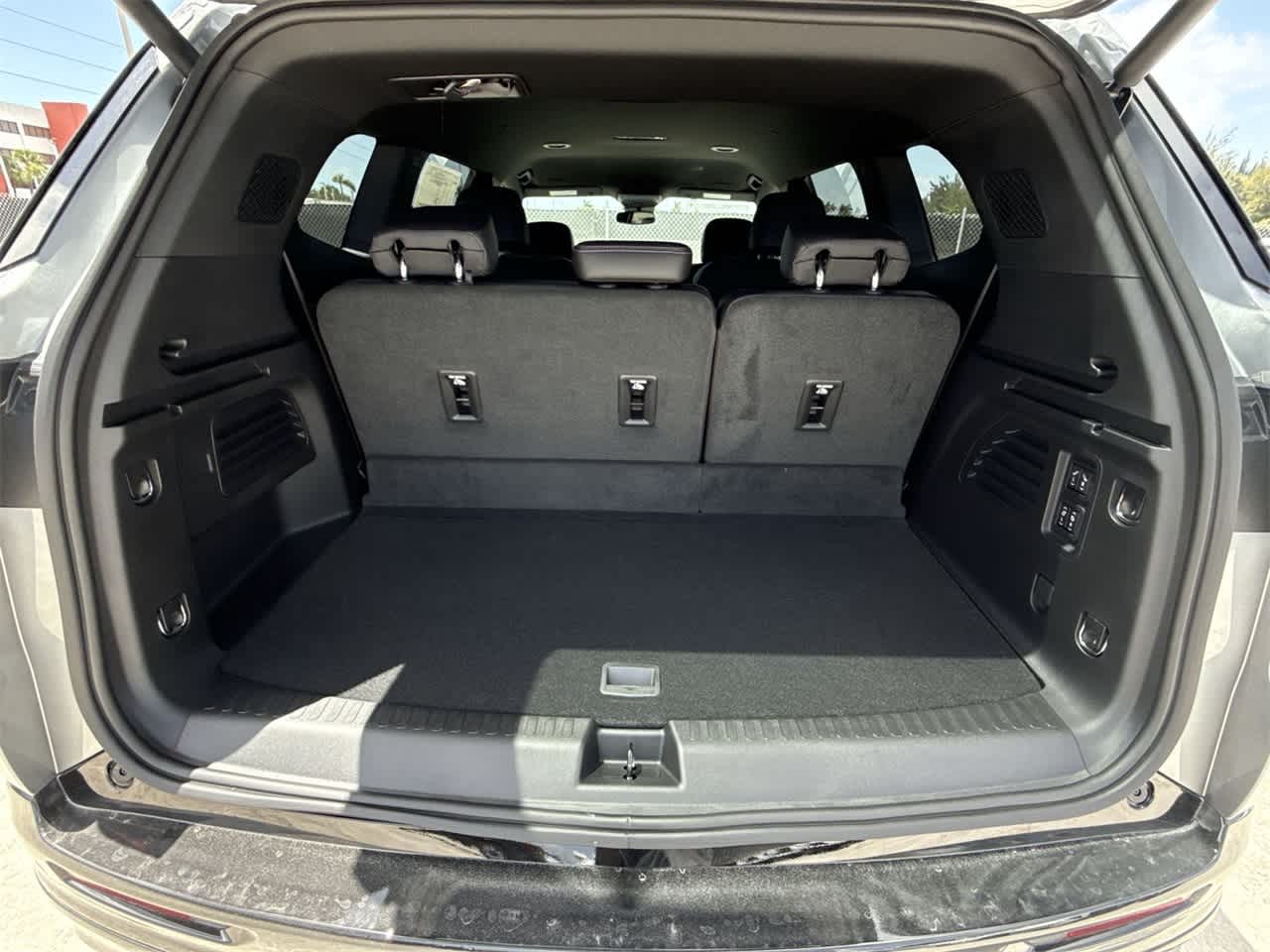 Thumbnail: 2025 Buick Enclave - 25