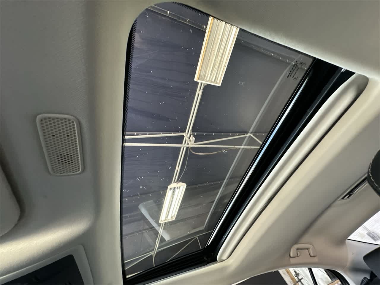 Thumbnail: 2022 Lexus ES - 17