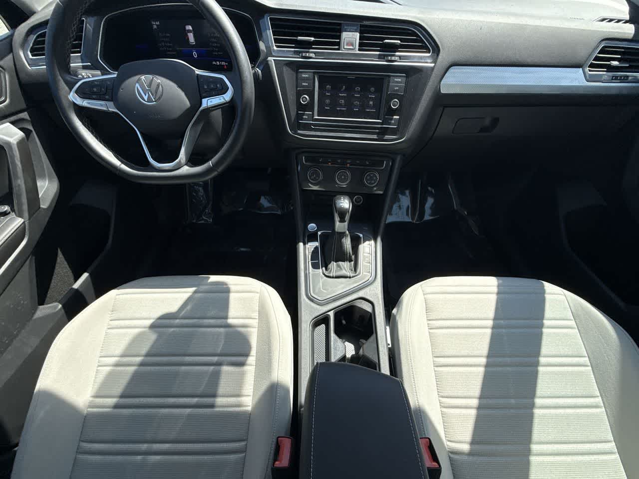 Thumbnail: 2023 Volkswagen Tiguan - 24