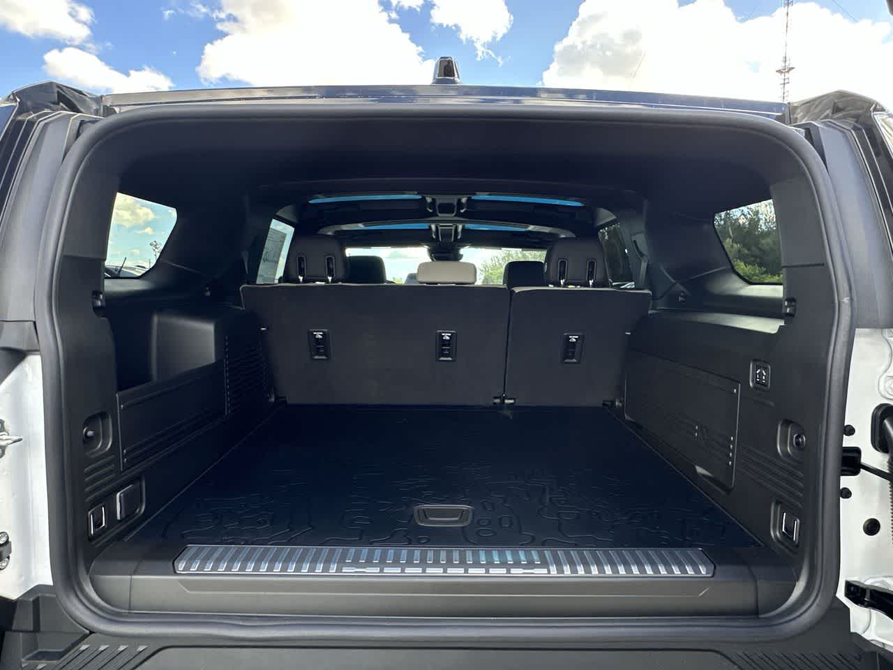 Thumbnail: 2026 GMC Hummer EV - 25