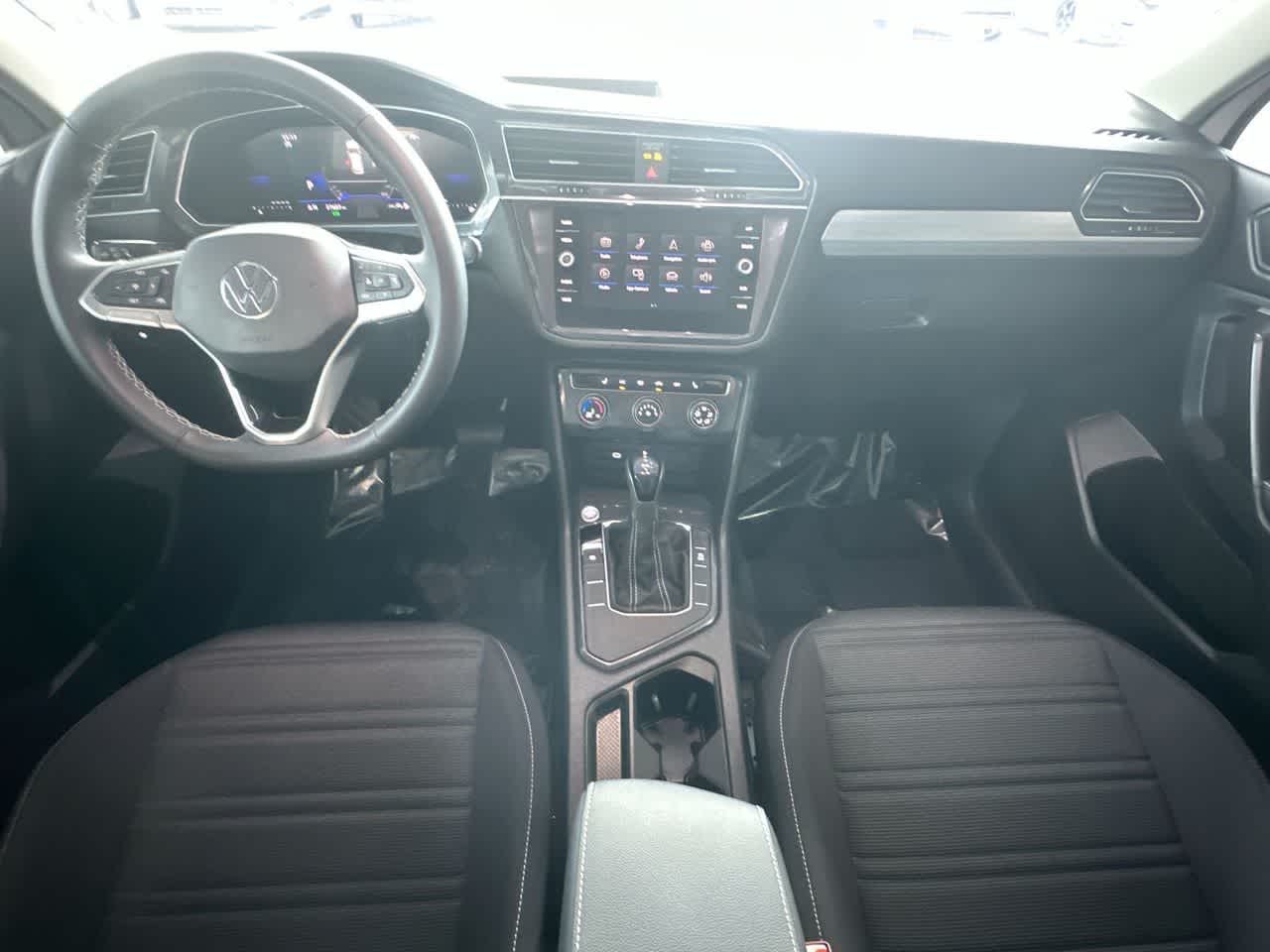 Thumbnail: 2024 Volkswagen Tiguan - 24