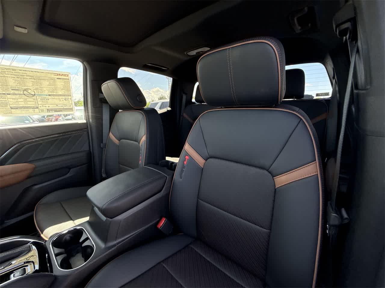 Thumbnail: 2025 GMC Canyon - 14