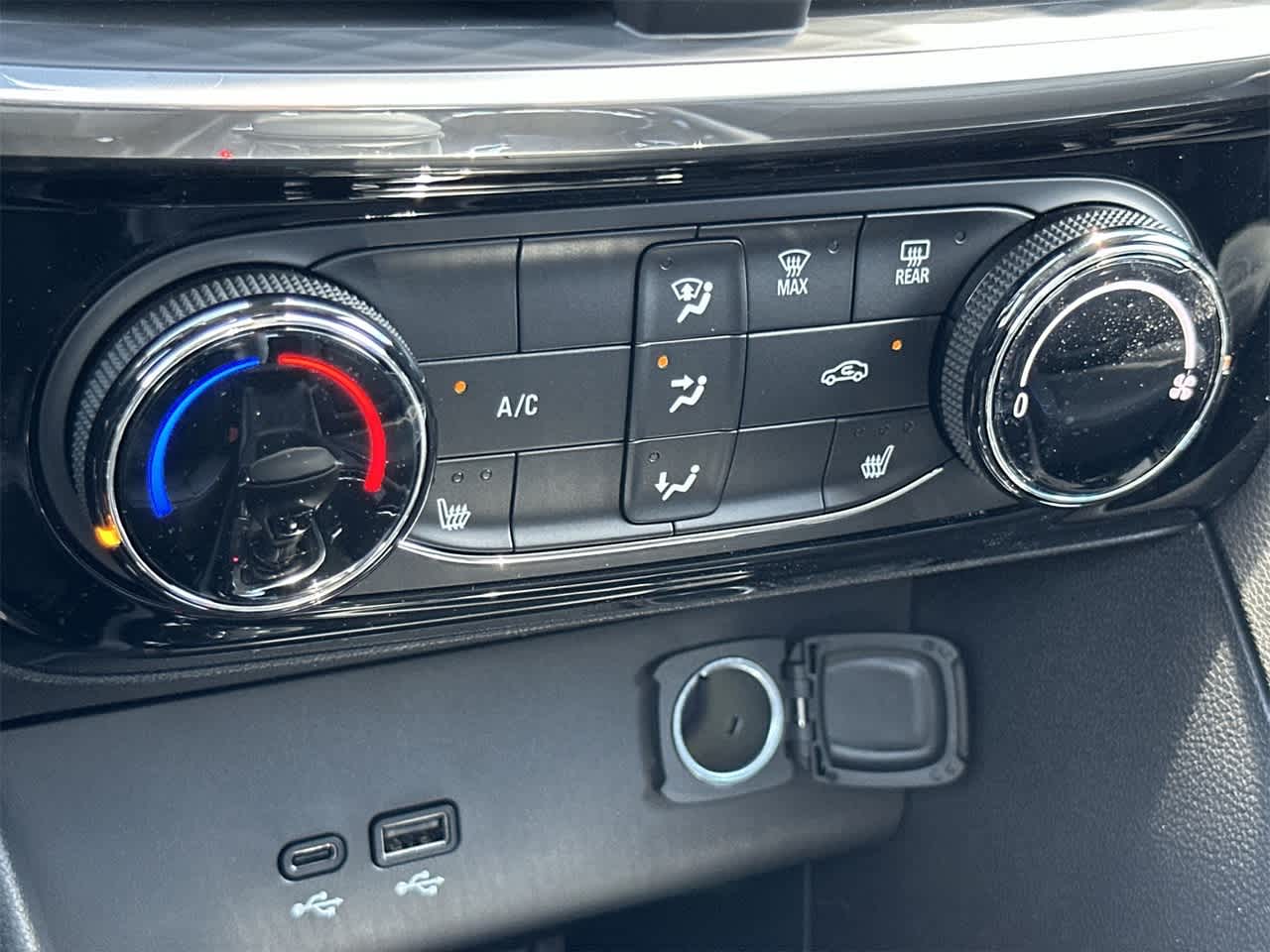 Thumbnail: 2026 Buick Encore GX - 20