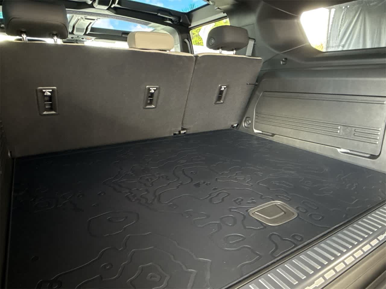 Thumbnail: 2026 GMC Hummer EV - 25