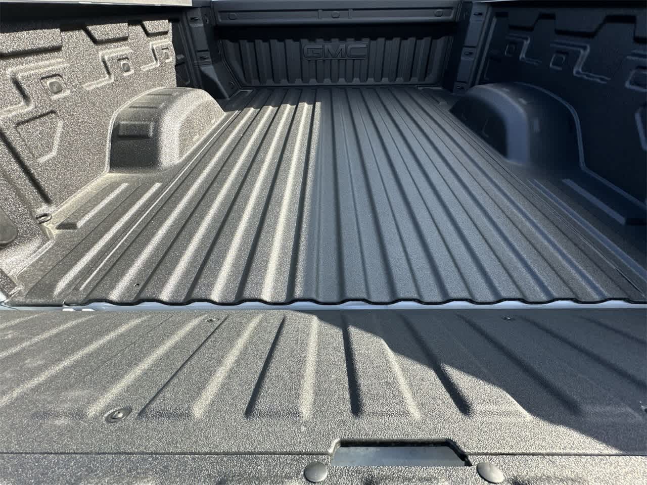 Thumbnail: 2026 GMC Sierra 2500 - 25