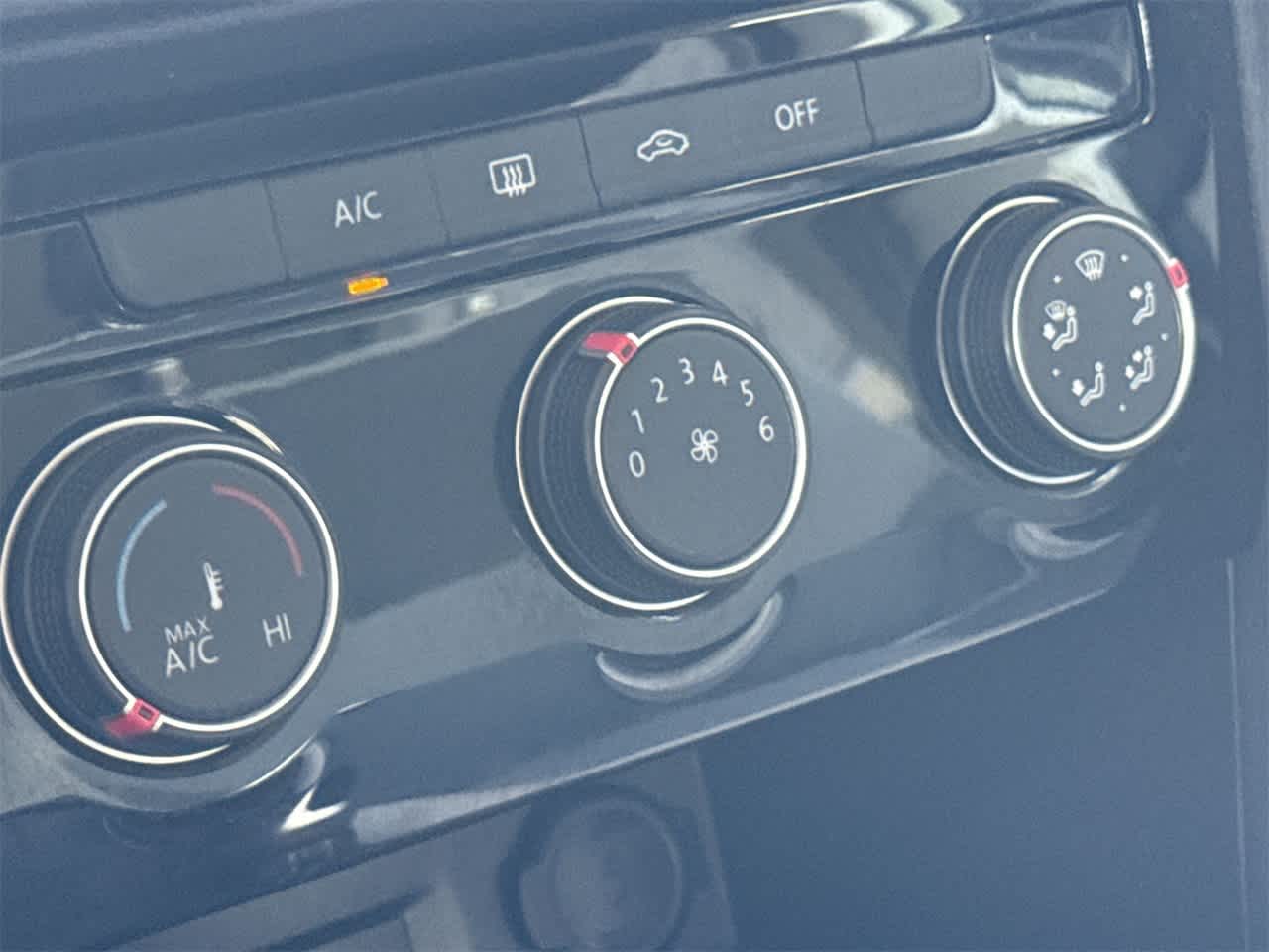 Thumbnail: 2024 Volkswagen Taos - 20