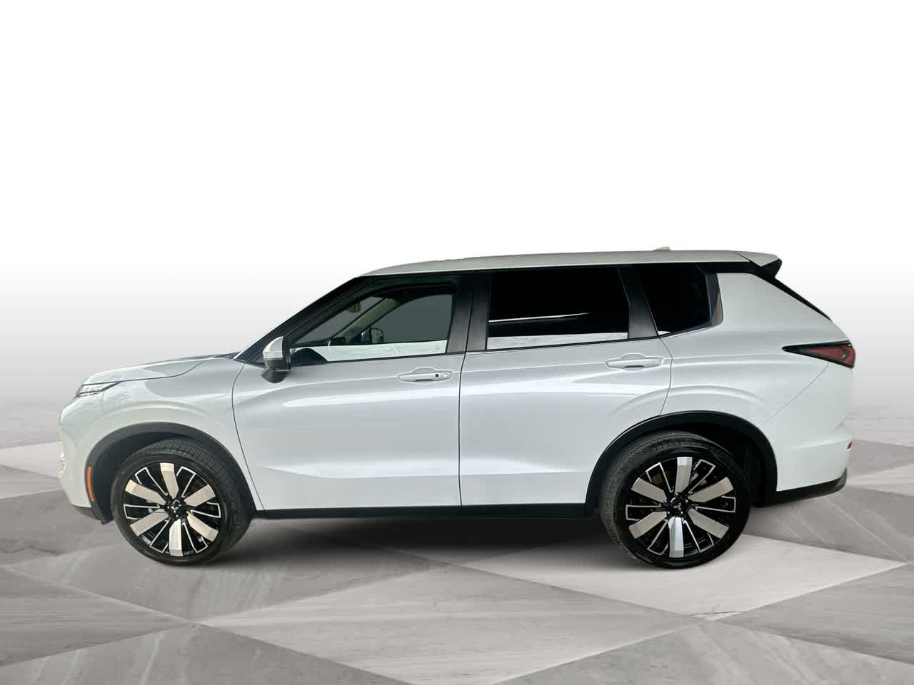 Thumbnail: 2025 Mitsubishi Outlander - 5
