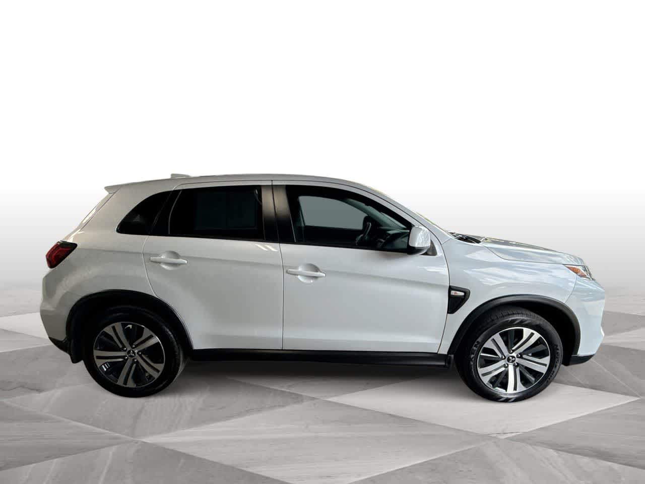 Thumbnail: 2025 Mitsubishi Outlander Sport - 9