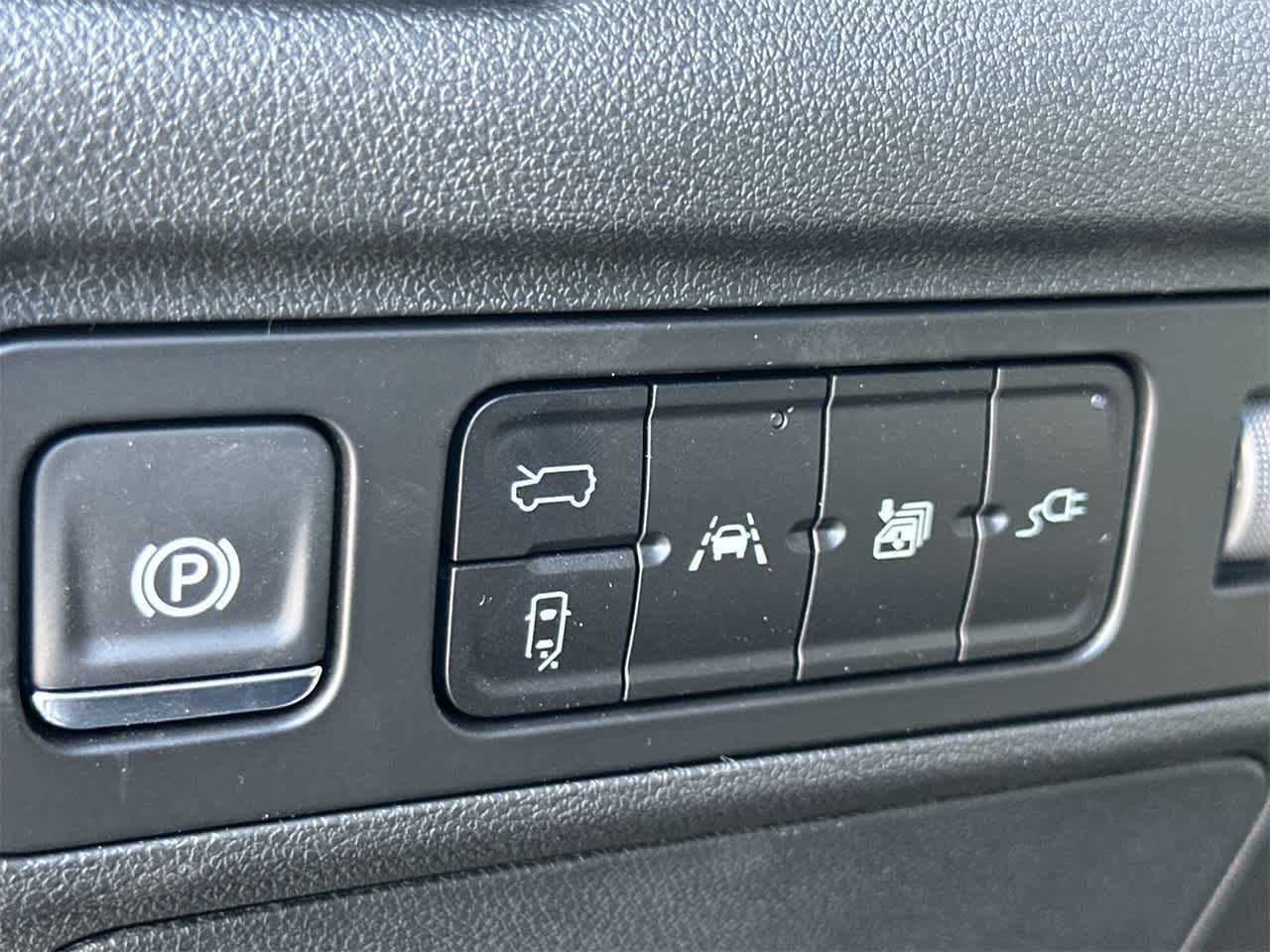 Thumbnail: 2026 GMC Hummer EV - 12