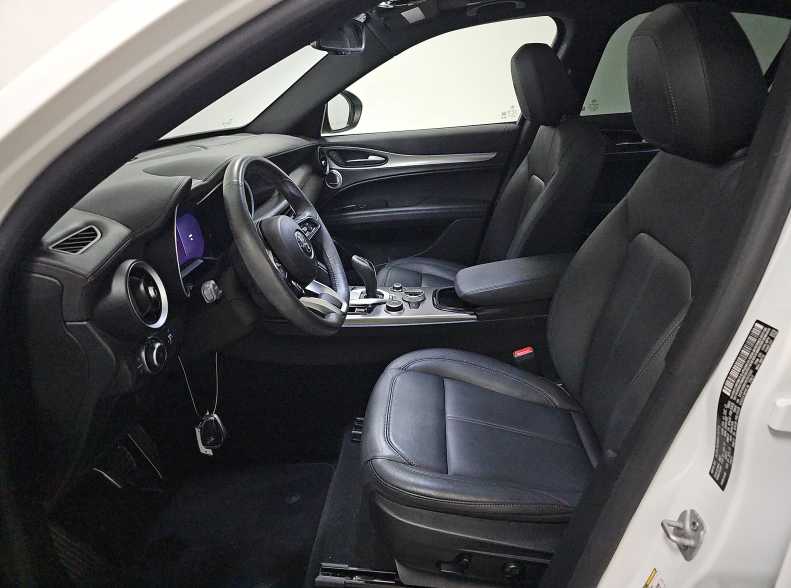 Thumbnail: 2024 Alfa Romeo Stelvio - 5