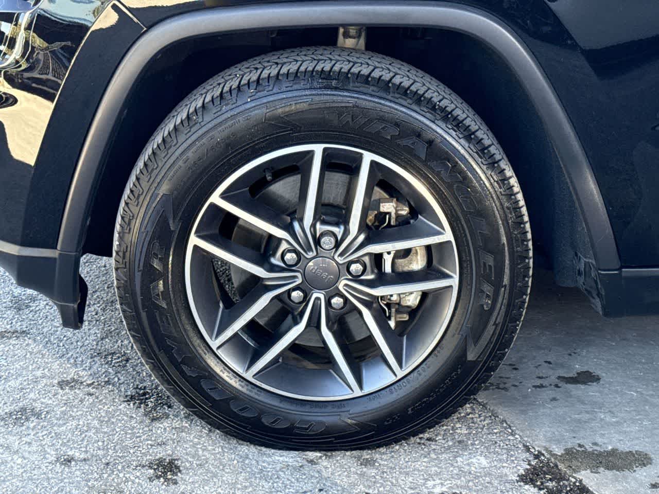 Thumbnail: 2021 Jeep Grand Cherokee - 11